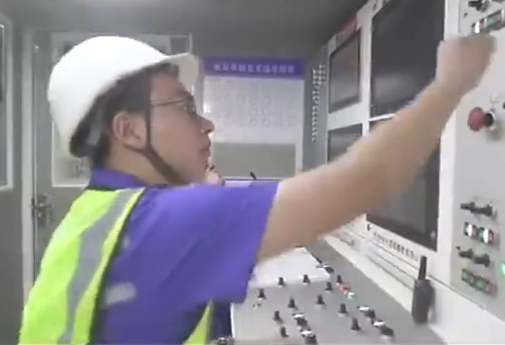 广湛高铁湛江湾海底隧道 “永兴号”盾构机顺利穿越主航道
